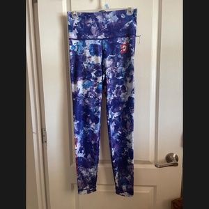PELOTON WOMEN’S WITH LEGGINGS SIZE MEDIUM